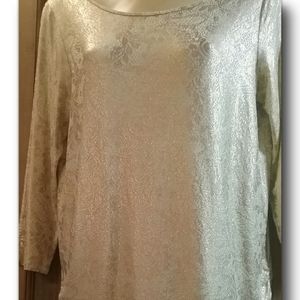Stunning Chico's size 1 Top - it can be casual or dressed up!